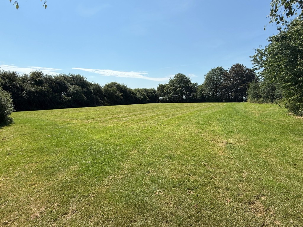 Lot: 26 - FREEHOLD LAND - The land